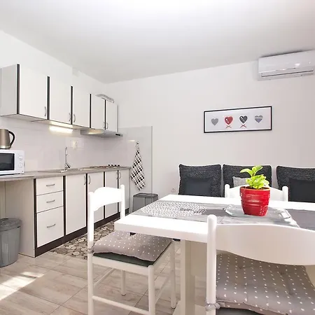 Nada 1451 Apartman Fažana